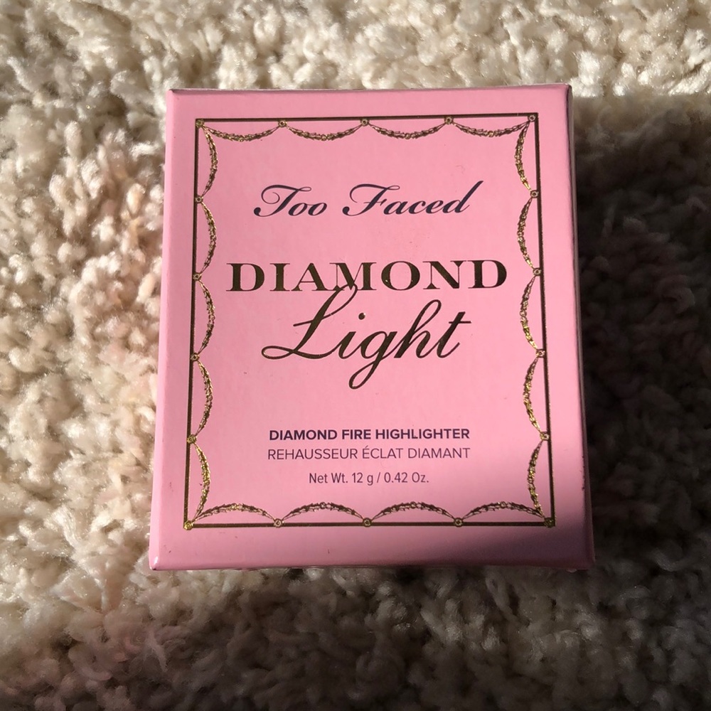TOO FACED HIGHLIGHTER